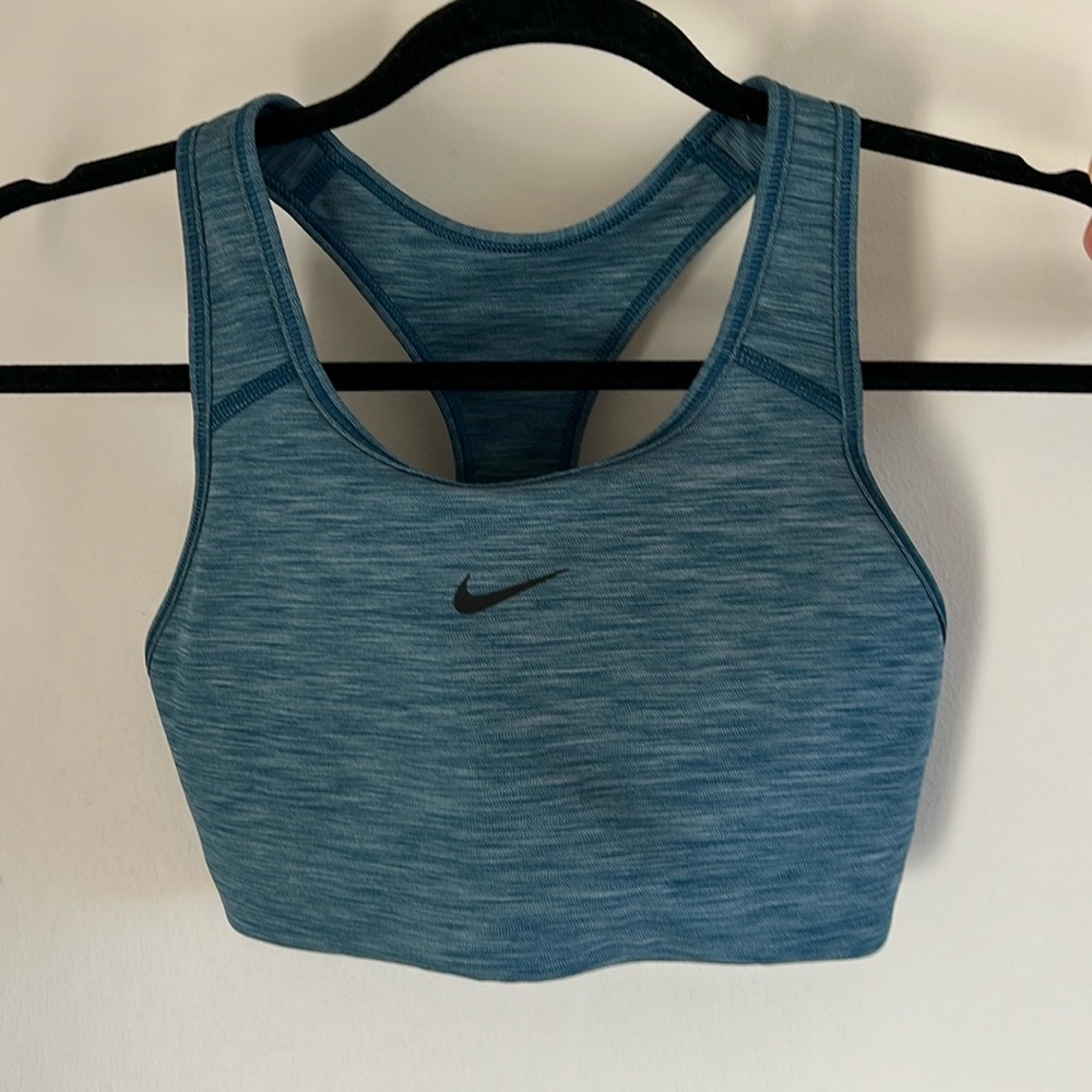 Nike Sports bra! Like new!!